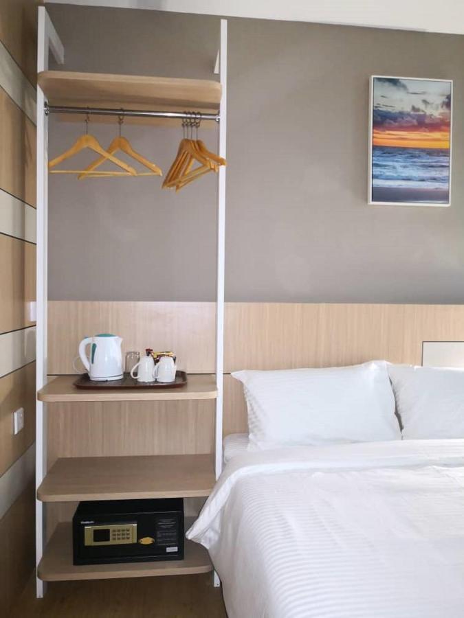 Walk In Hotel Kota Kinabalu Exterior photo